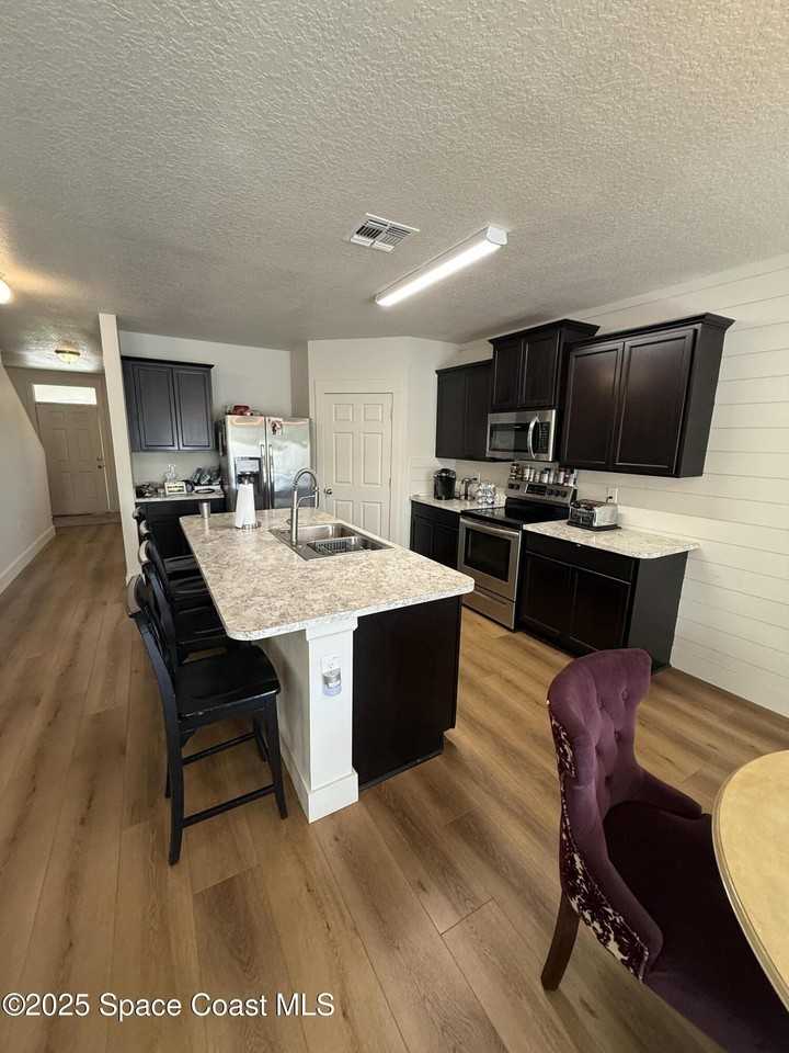 1120 Swiss Pointe Ln - Photo 4 of 19