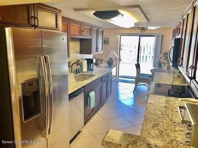 3234 Beach View Way - Photo 4 of 30