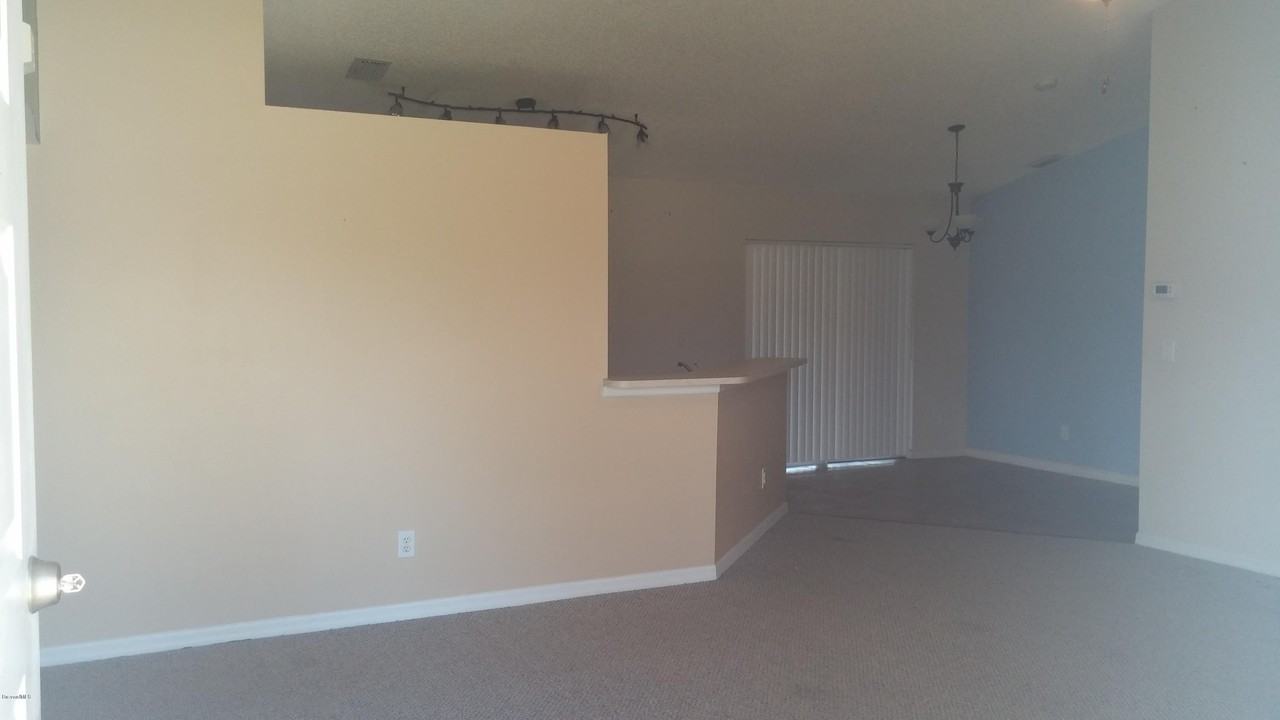 4708 Alfred St - Photo 2 of 17