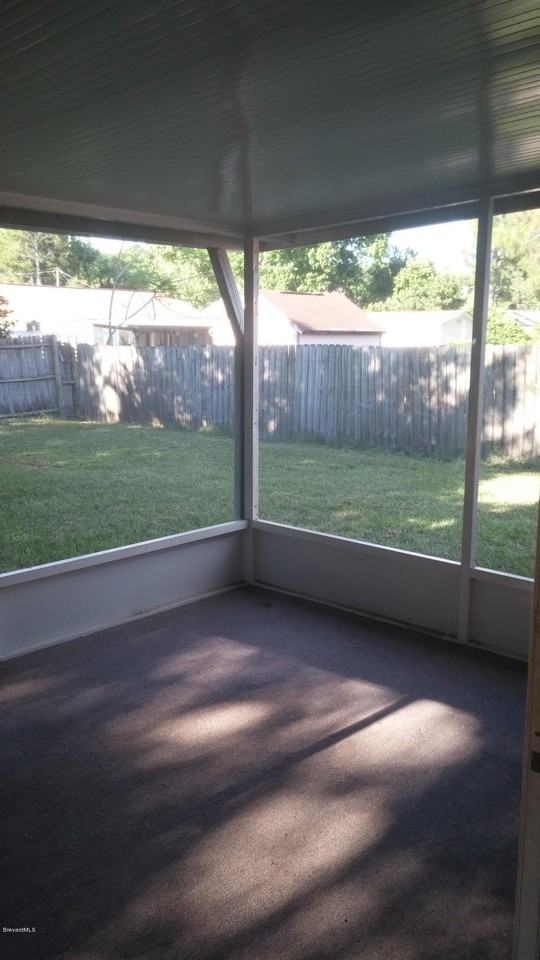 4708 Alfred St - Photo 6 of 17