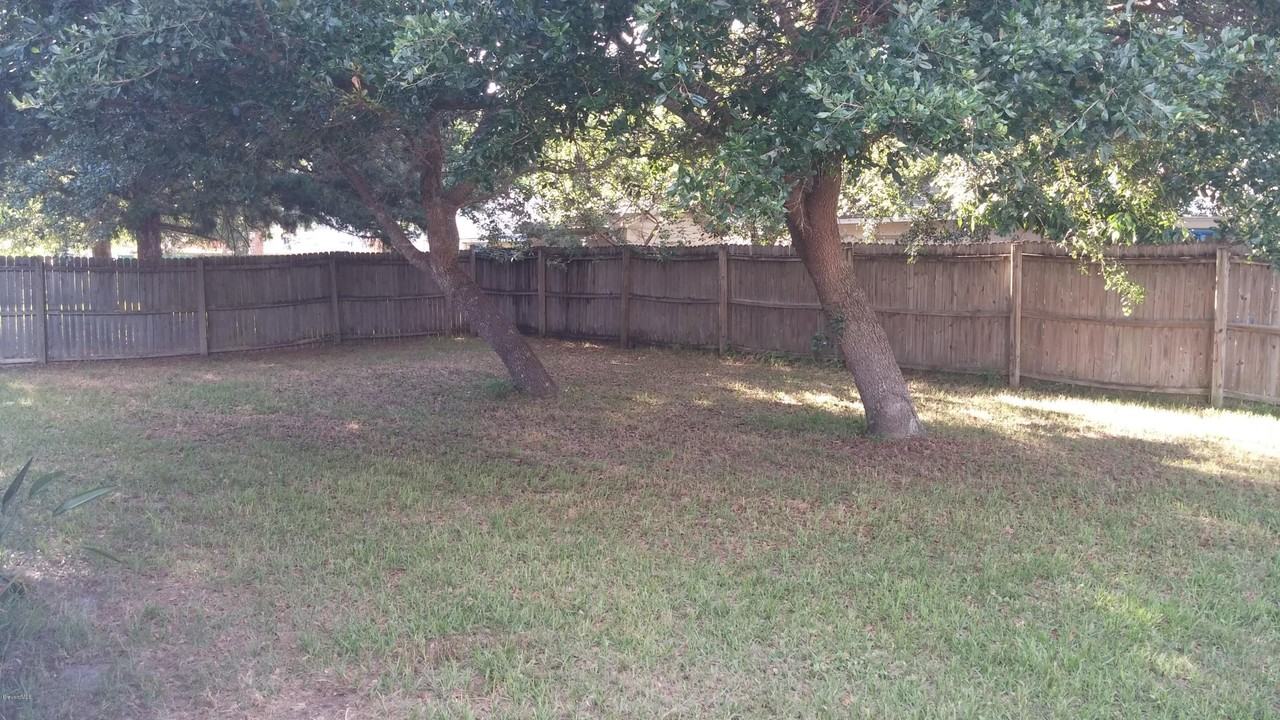 4708 Alfred St - Photo 7 of 17