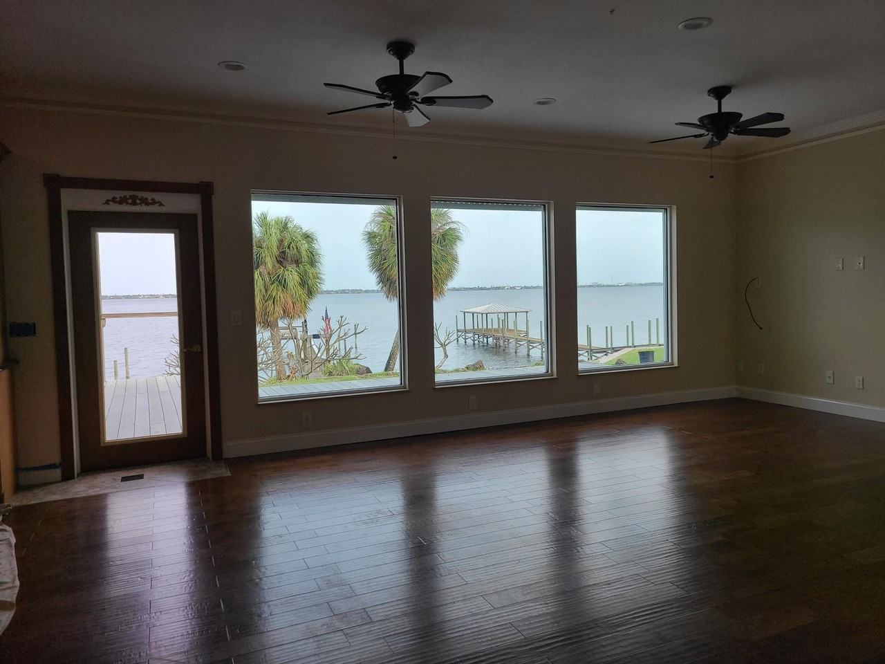 2557 Pineapple Ave - Photo 5 of 45