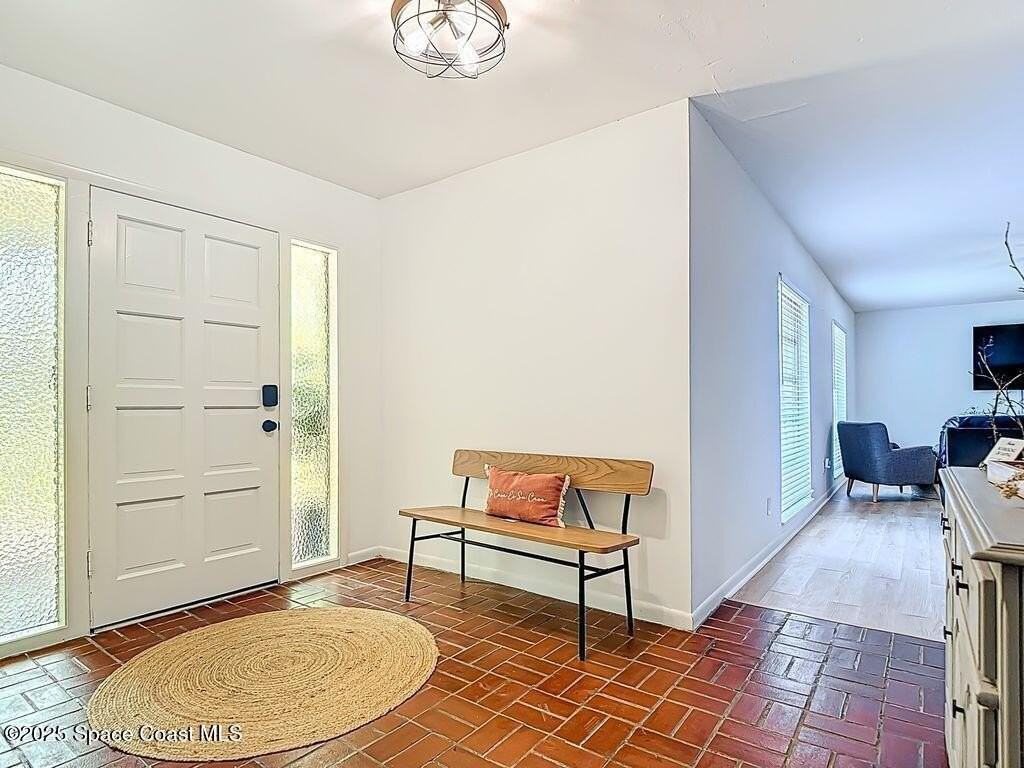 525 15th St Sw - Photo 7 of 46