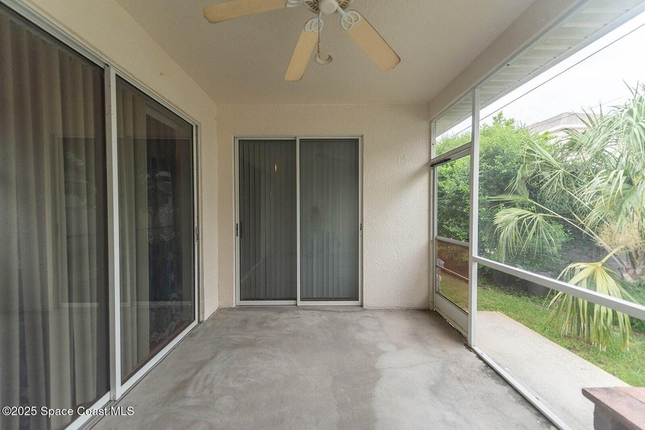 585 Grant Ave - Photo 4 of 50