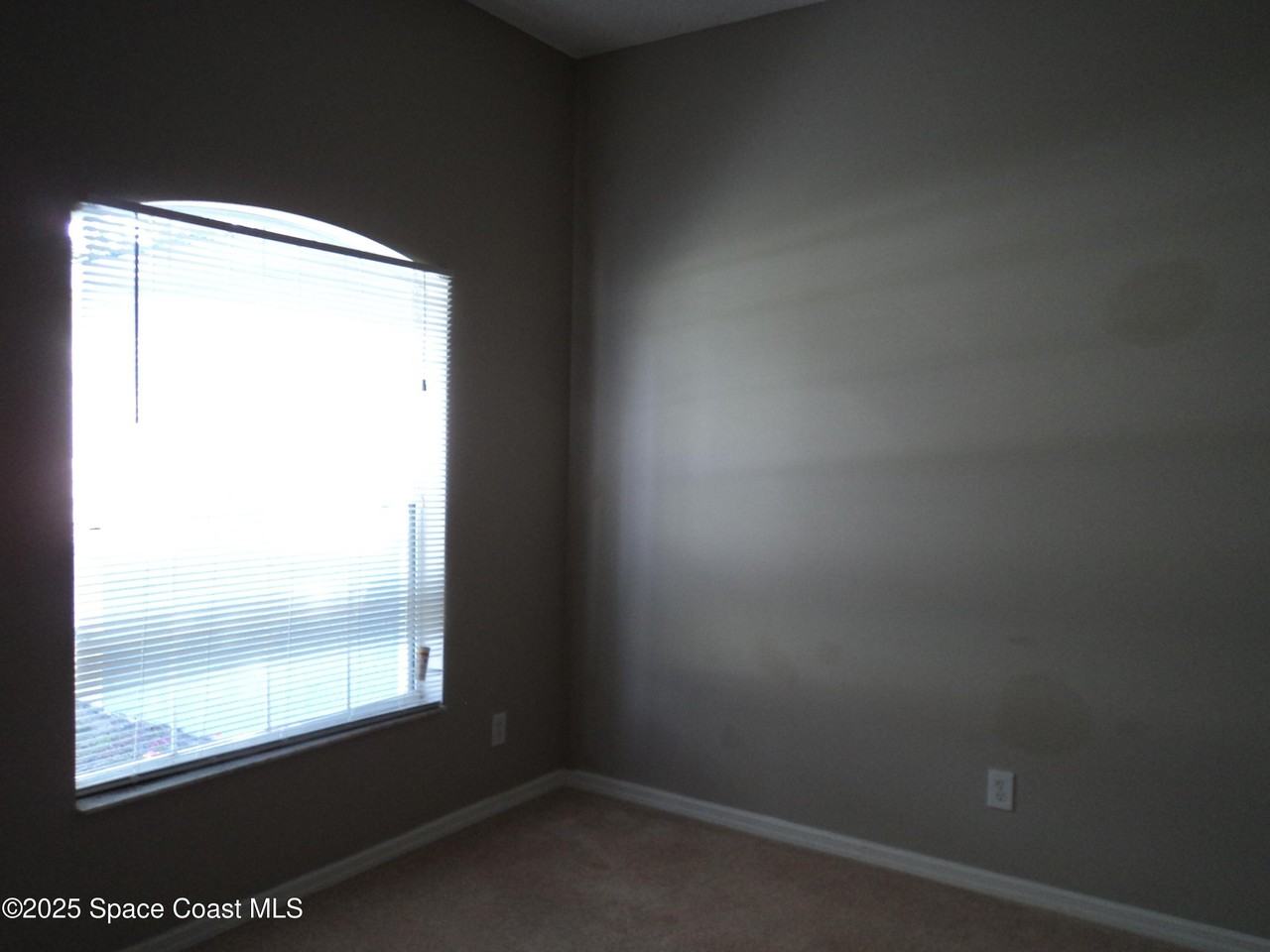 1150 Cogan Dr Se - Photo 6 of 27