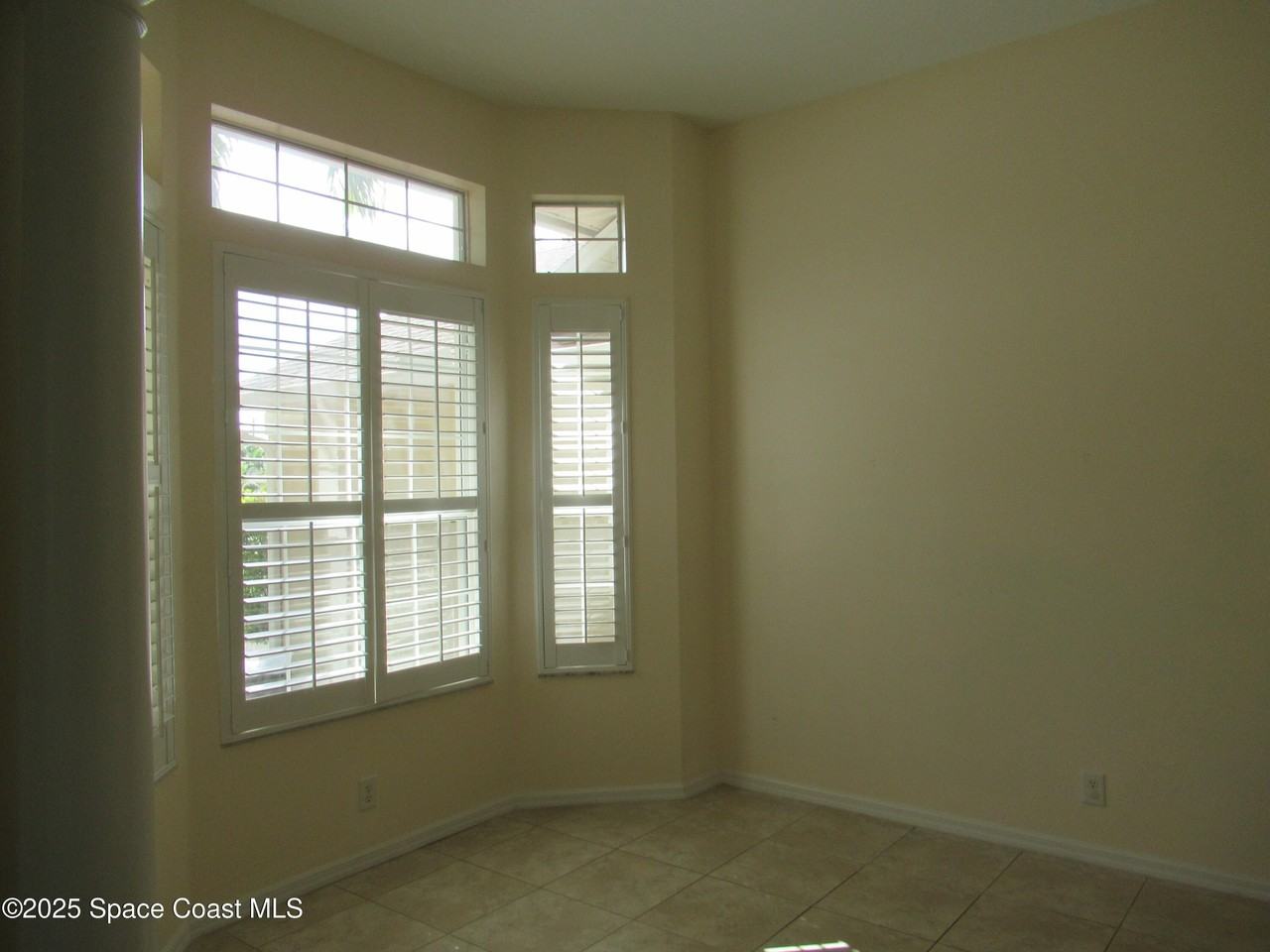 924 Bryce Ln - Photo 4 of 14