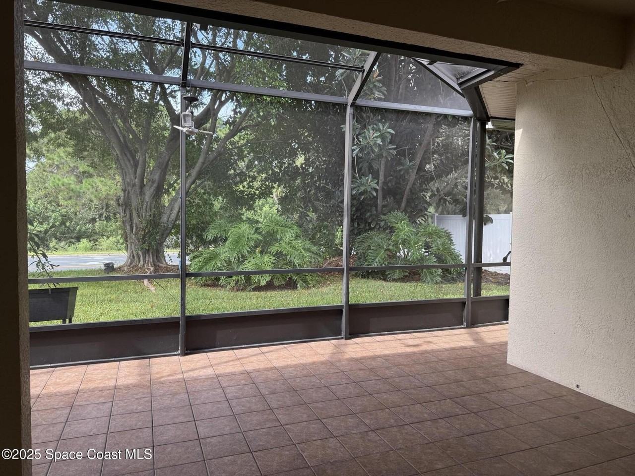 924 Bryce Ln - Photo 7 of 14