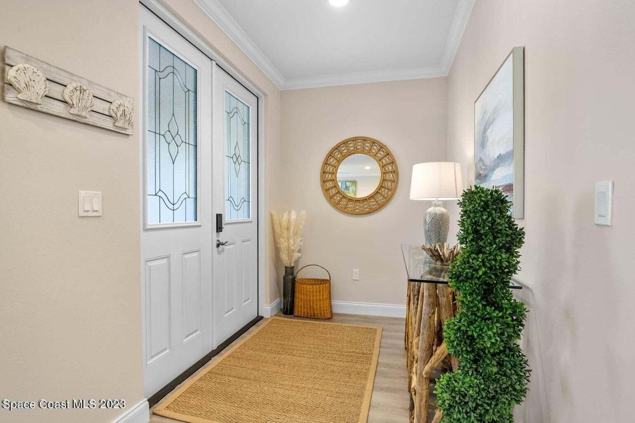 2240 Enjoya Ln - Photo 7 of 38