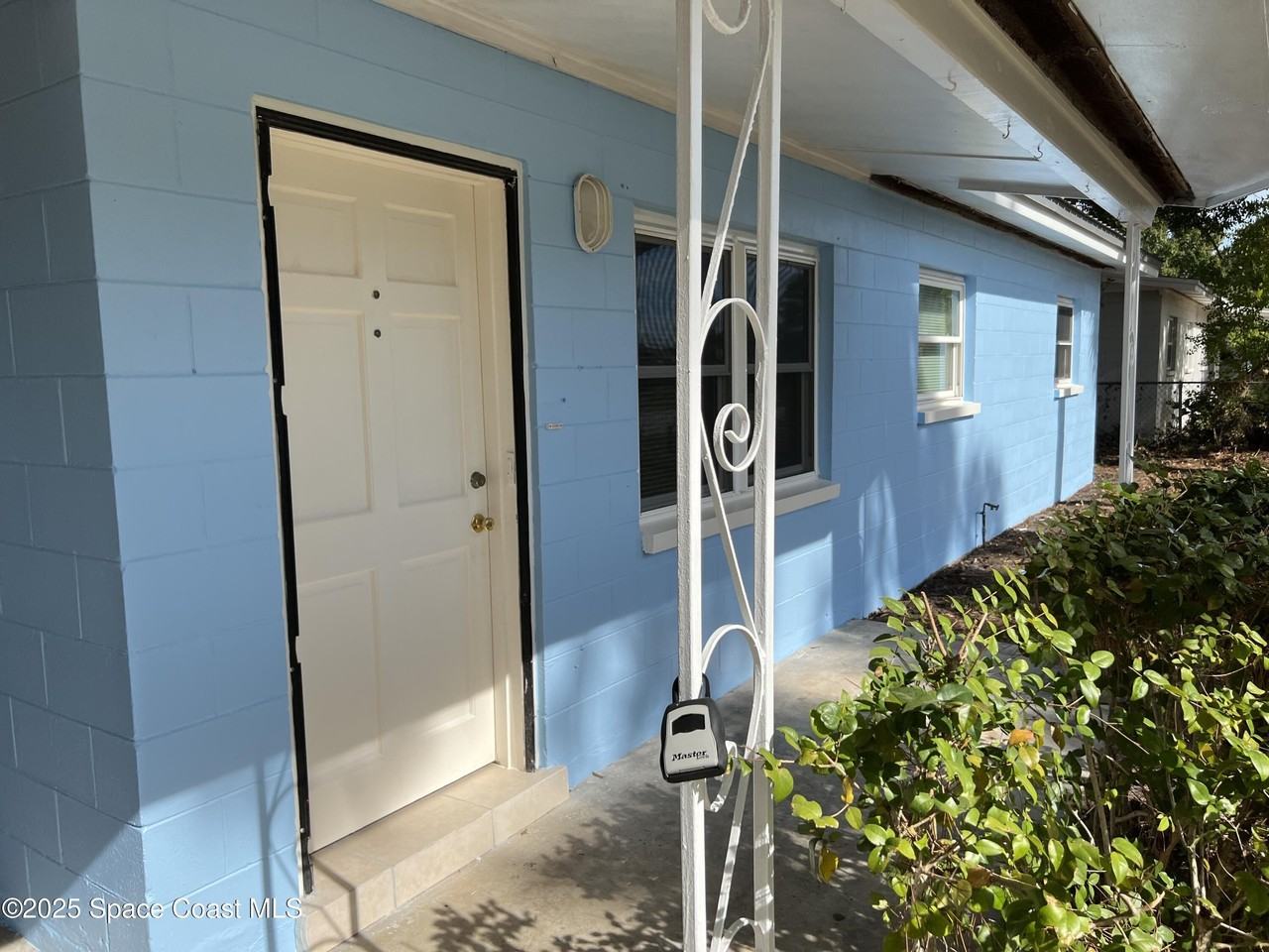 130 Moore Ave - Photo 2 of 18