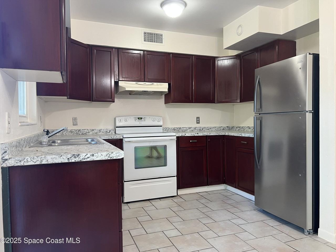 130 Moore Ave - Photo 3 of 18