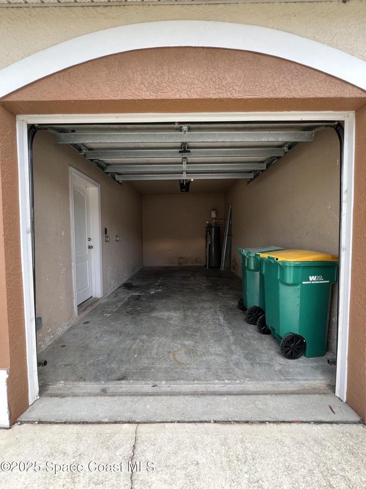 1040 Venetian Dr Unit 203 #203 - Photo 3 of 23