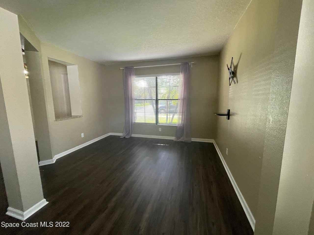 4141 Aiken Ln - Photo 3 of 21