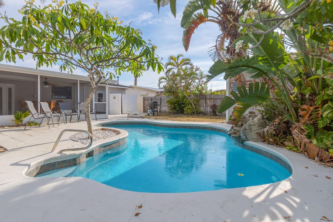 115 Sea Park Blvd - Photo 5 of 32