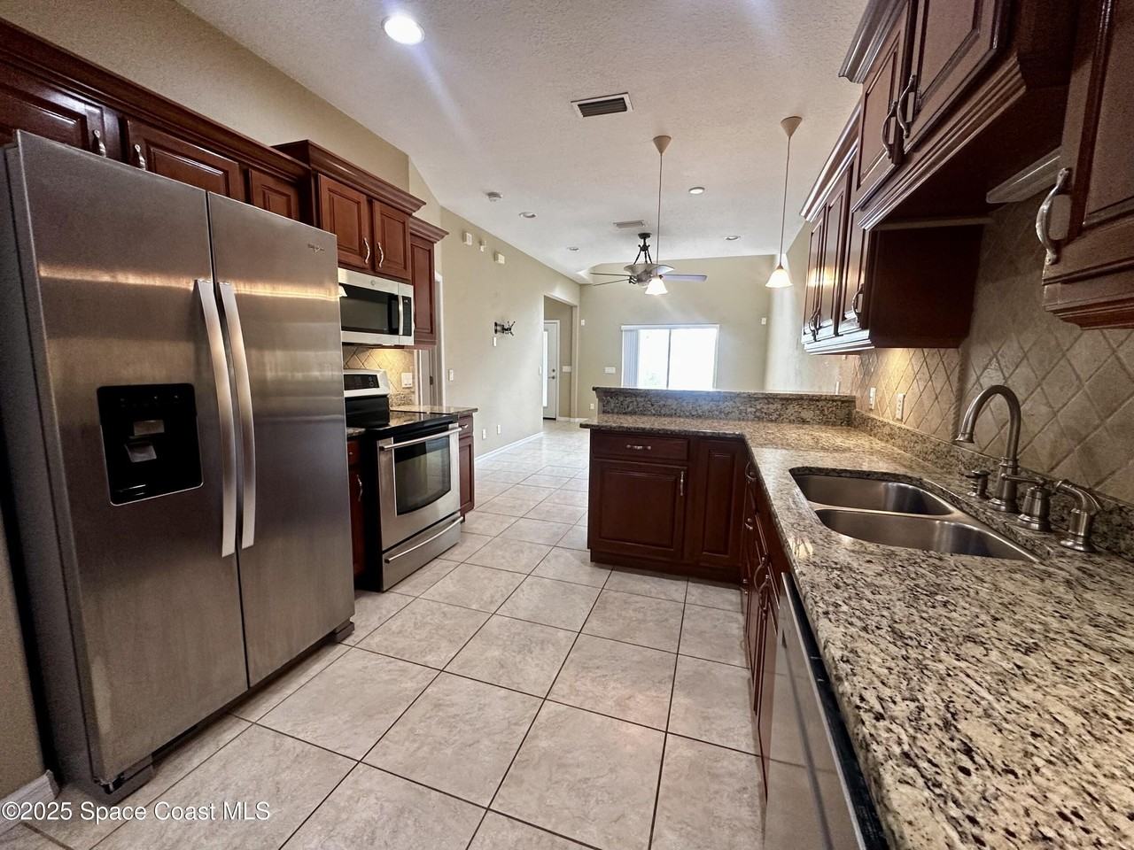 1523 Beechfern Dr Unit 14 #14 - Photo 4 of 14