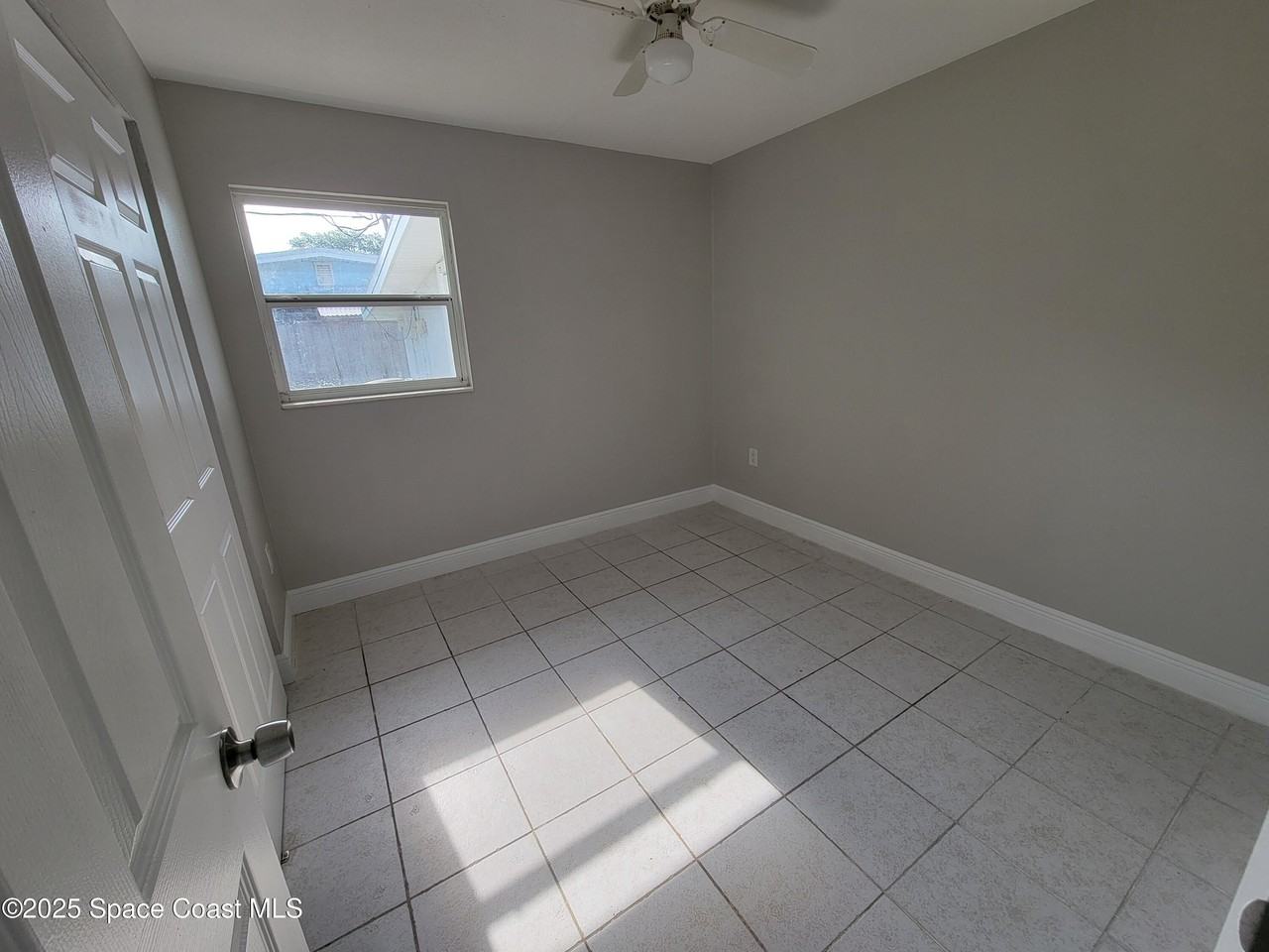 210 Linda Ave - Photo 5 of 9