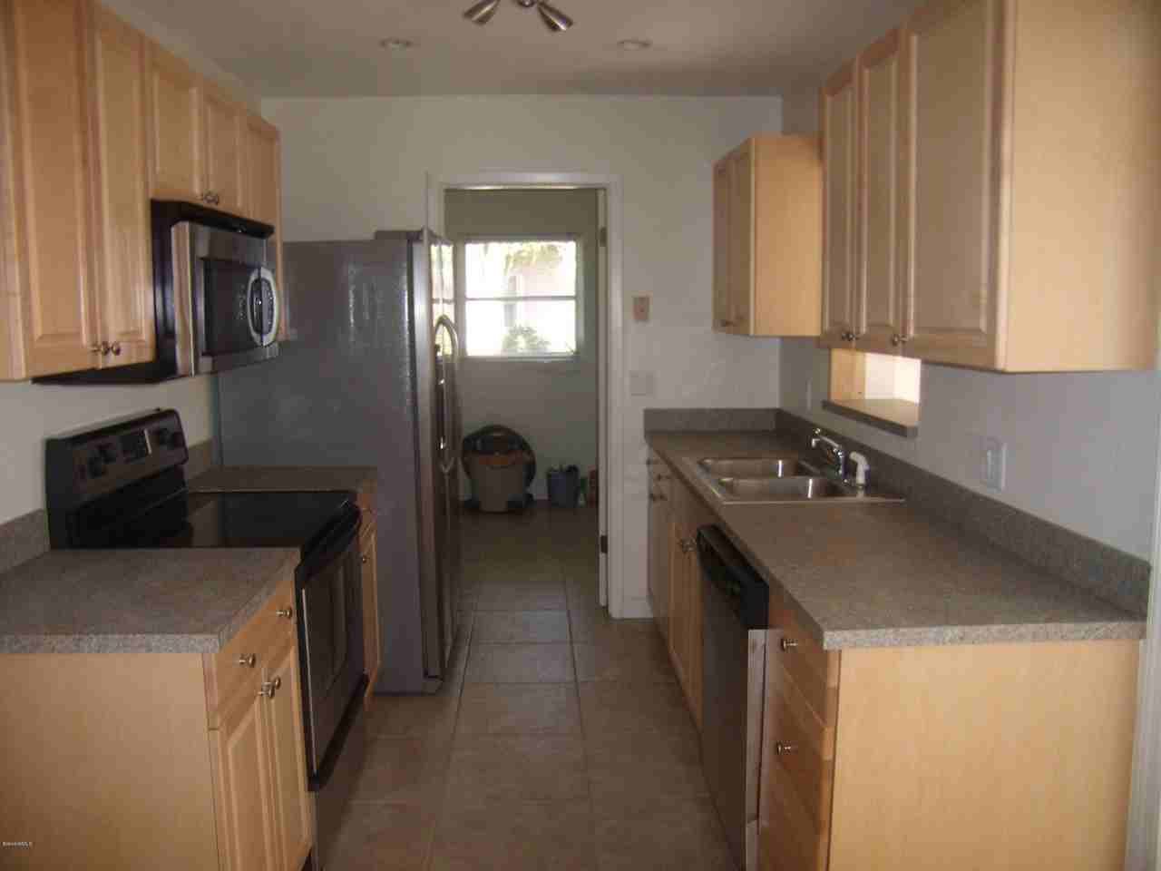 1530 Concord Ave - Photo 3 of 15