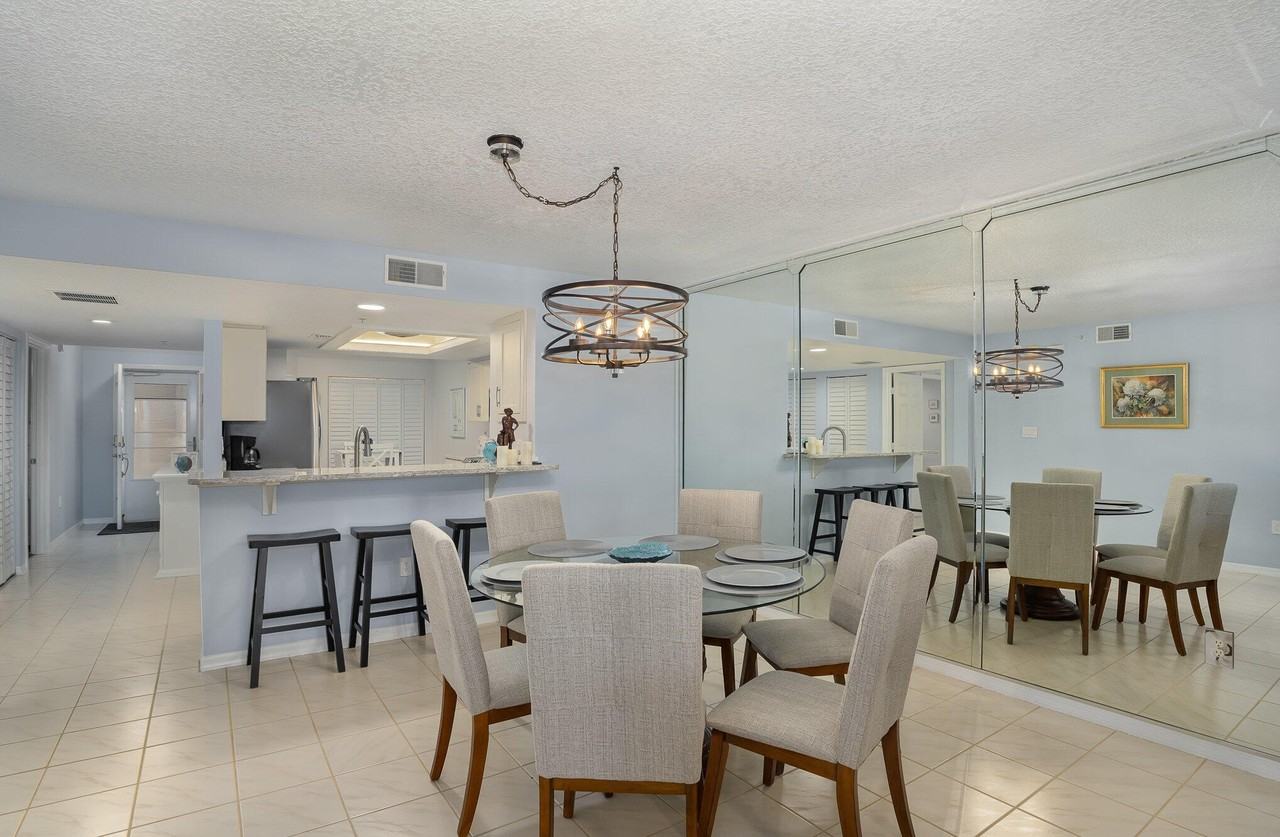 609 Shorewood Dr Unit 203 #203 - Photo 3 of 43