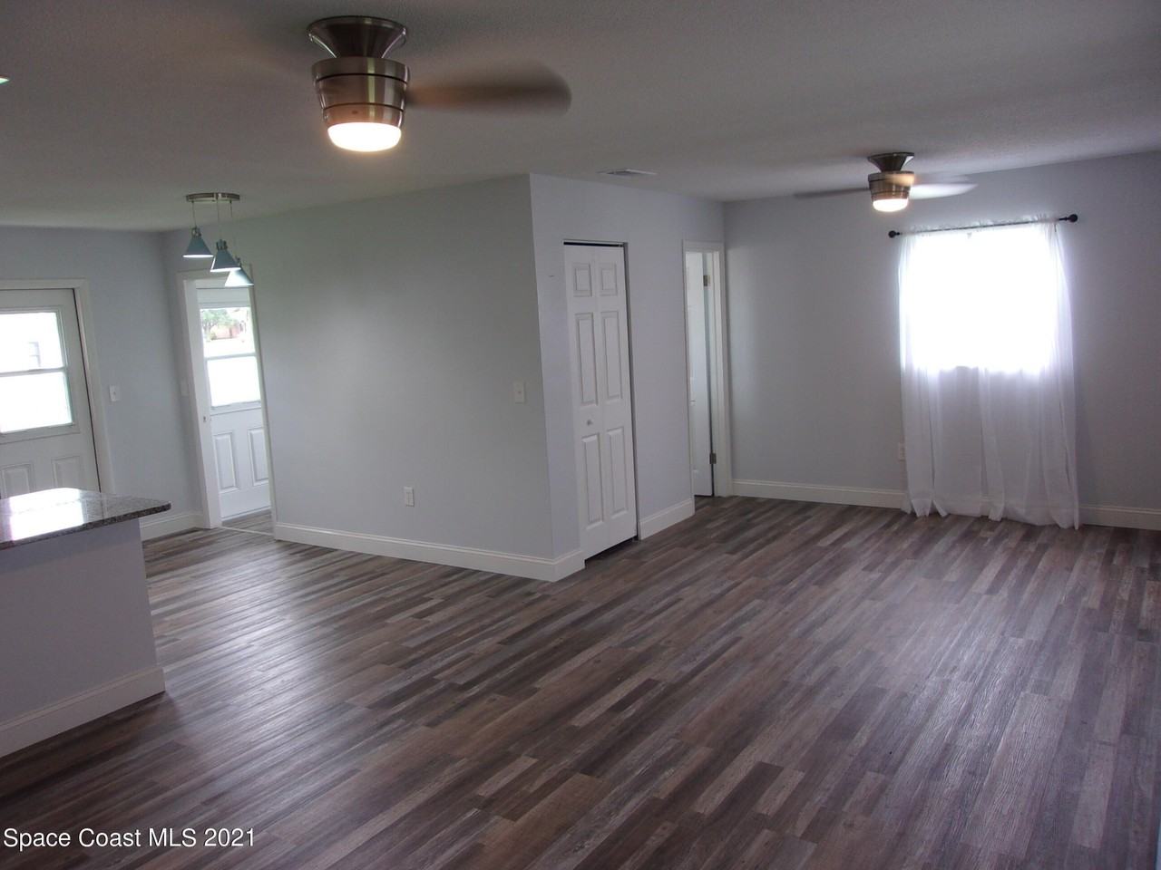 1240 North Singleton Avenue - Photo 5 of 42