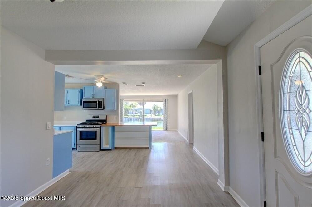 331 Carmine Dr - Photo 3 of 32