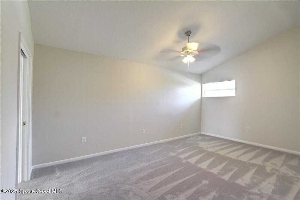 331 Carmine Dr - Photo 7 of 32