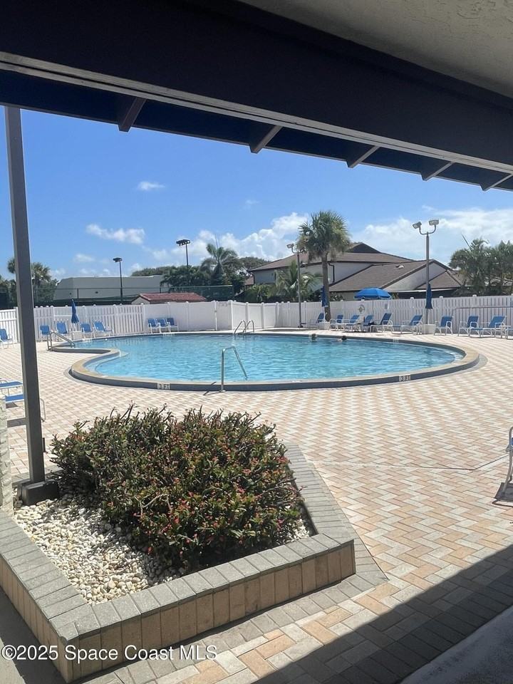 3233 Sea Oats Cir - Photo 3 of 20