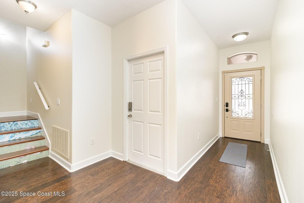 319 Adams Avenue - Photo 2 of 25