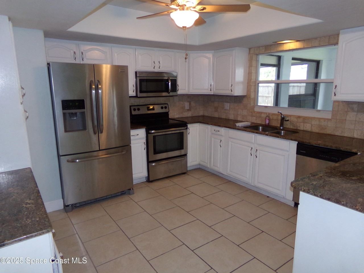 1131 Glenham Dr Ne - Photo 4 of 15