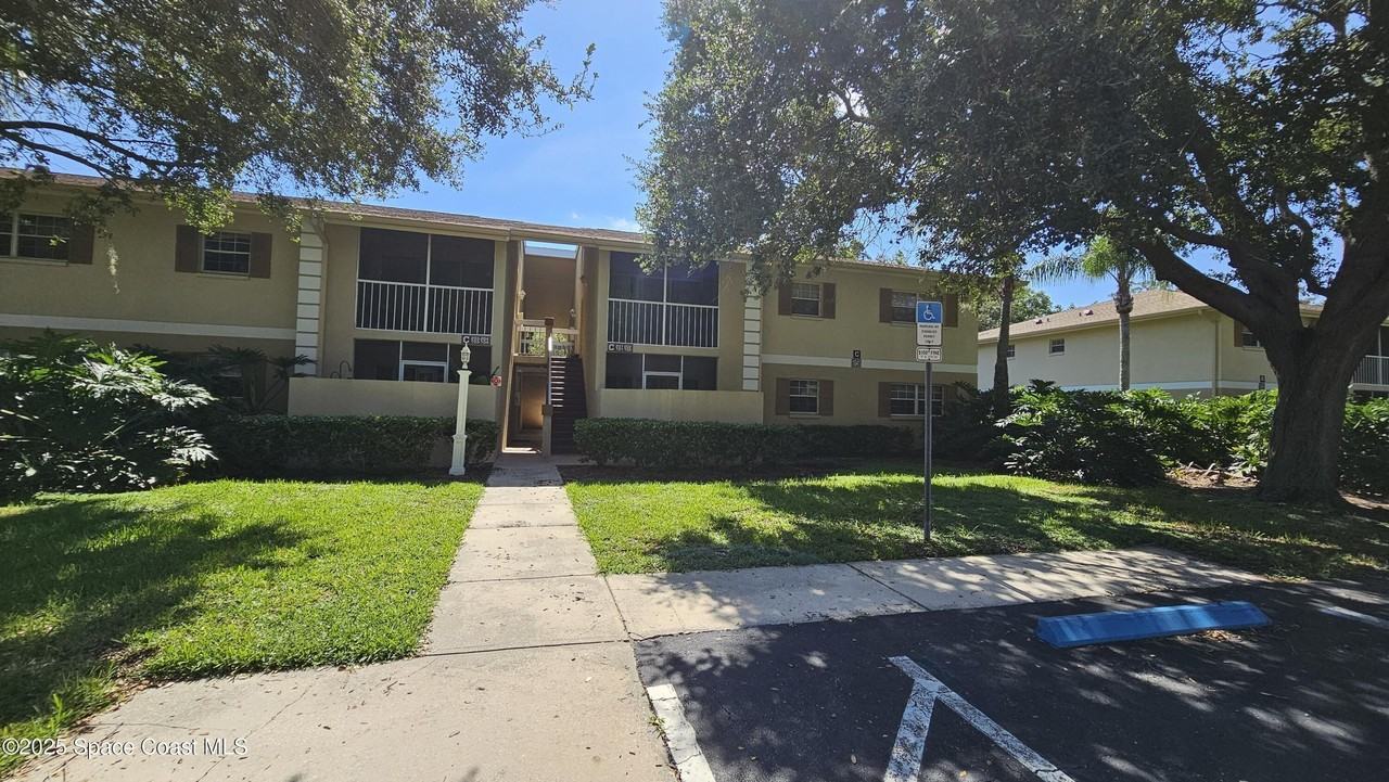 1641 Sunny Brook Ln Ne Apt C201 #C201 - Photo 2 of 19