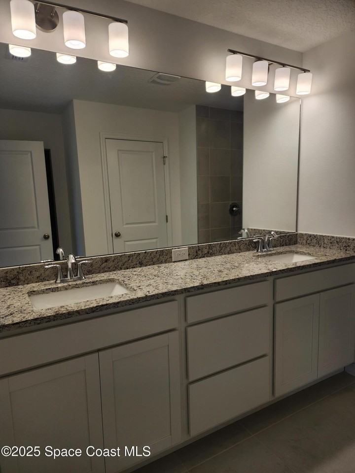 2211 San Filippo Dr Se - Photo 4 of 8