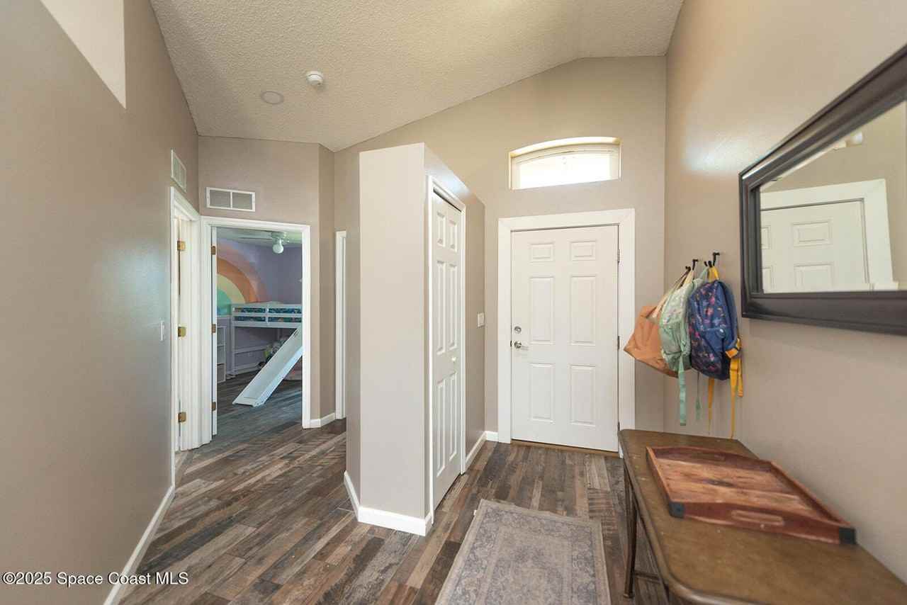 2667 Deercroft Drive - Photo 5 of 40