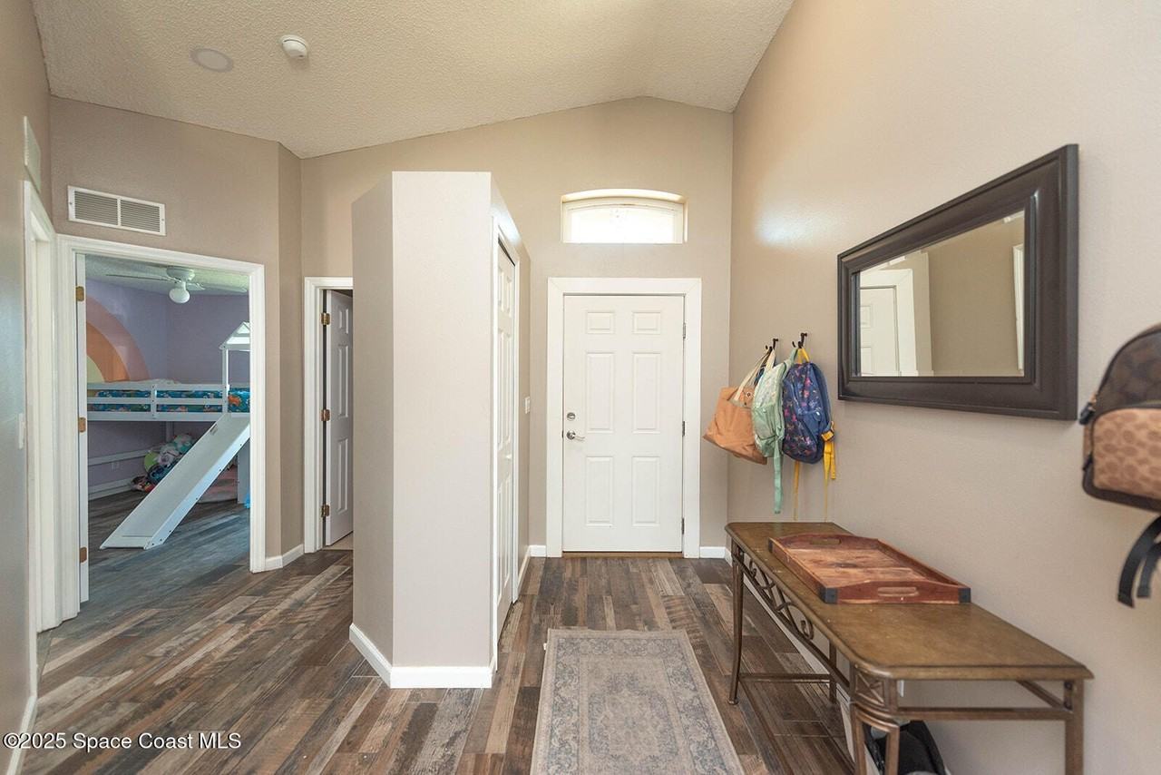 2667 Deercroft Drive - Photo 6 of 40