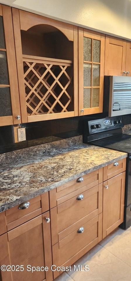 1041 Bali Rd - Photo 7 of 23