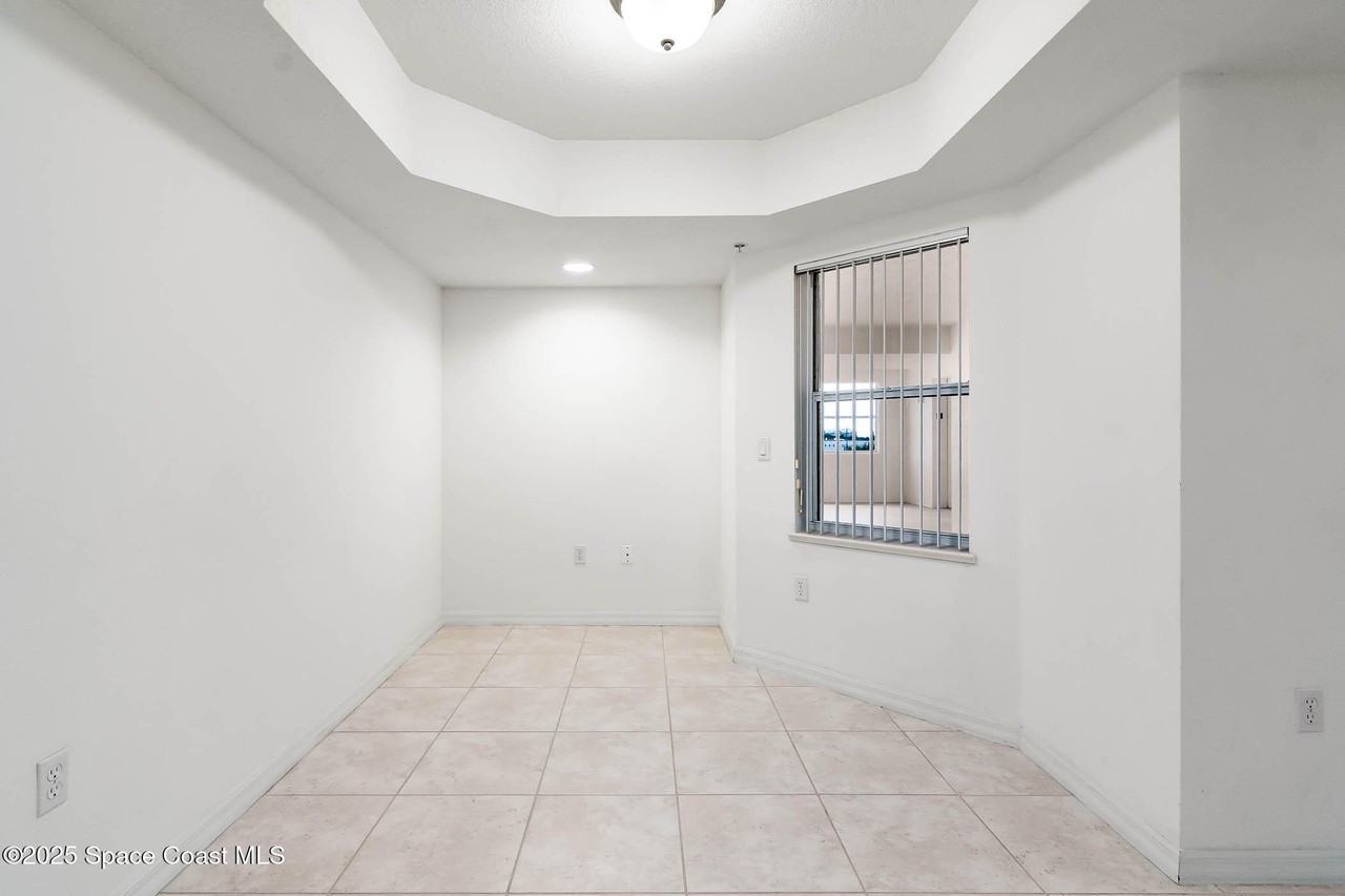 7048 Sevilla Ct Unit 402 #402 - Photo 5 of 27