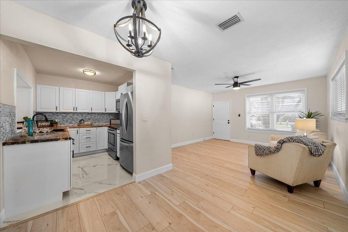 3401 Purdue St - Photo 6 of 19