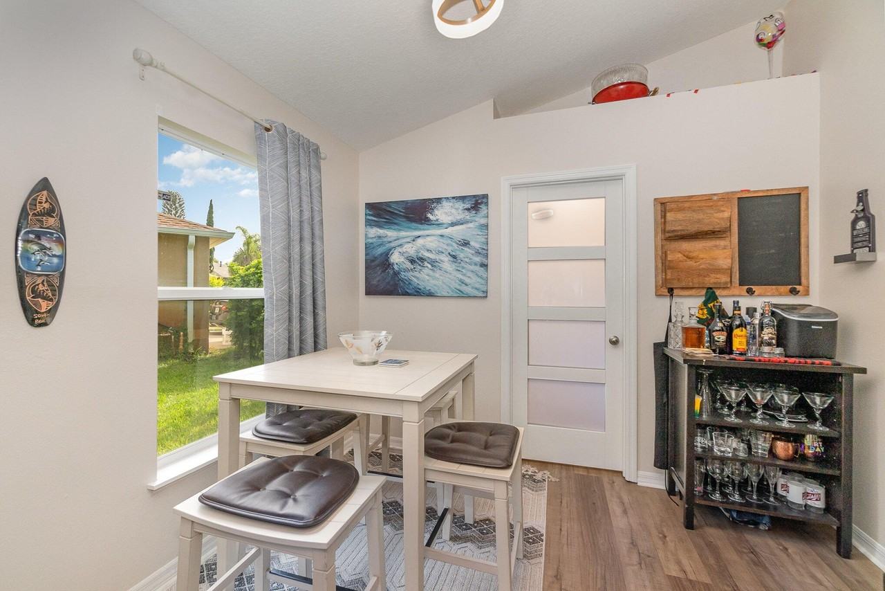 1736 Vista Lake Cir - Photo 5 of 28