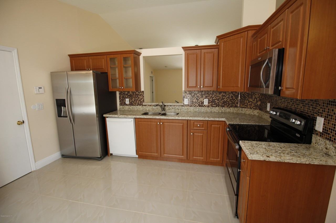 207 Gates St Sw - Photo 4 of 18