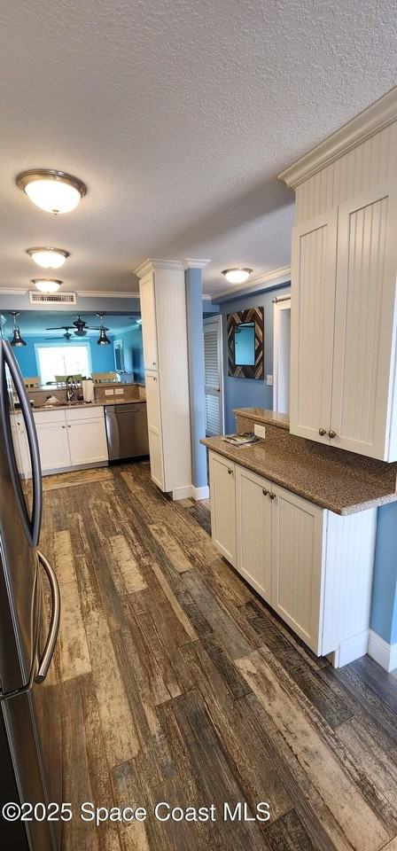 720 S Brevard Ave Apt 318 #318 - Photo 5 of 43