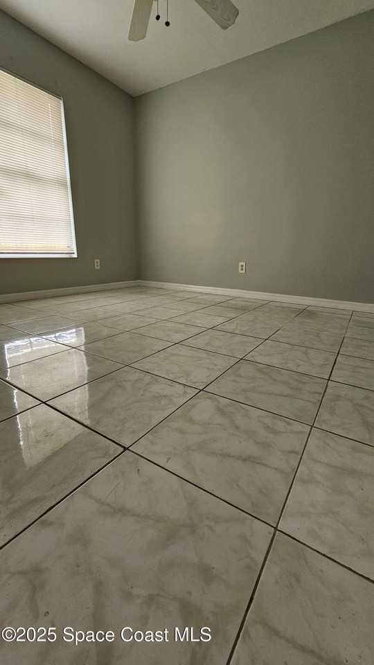 2701 Planet Ave Se - Photo 4 of 15