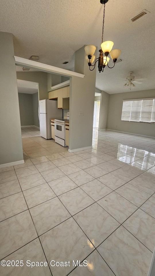 2701 Planet Ave Se - Photo 5 of 15