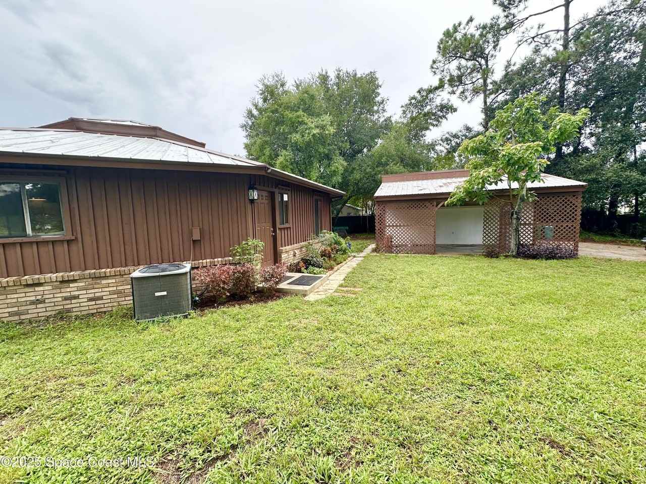 6325 Corsica Blvd - Photo 3 of 32