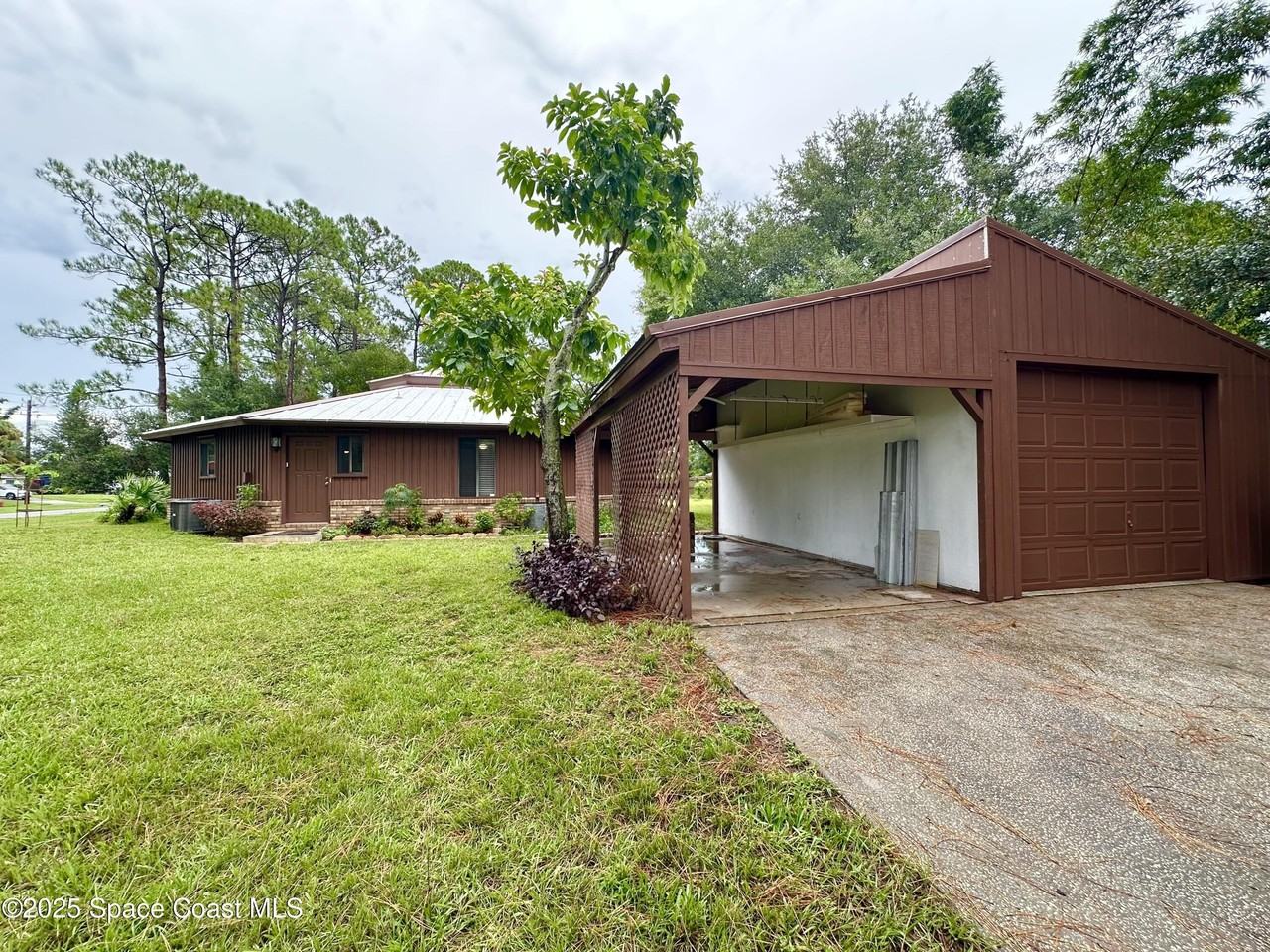 6325 Corsica Blvd - Photo 6 of 32