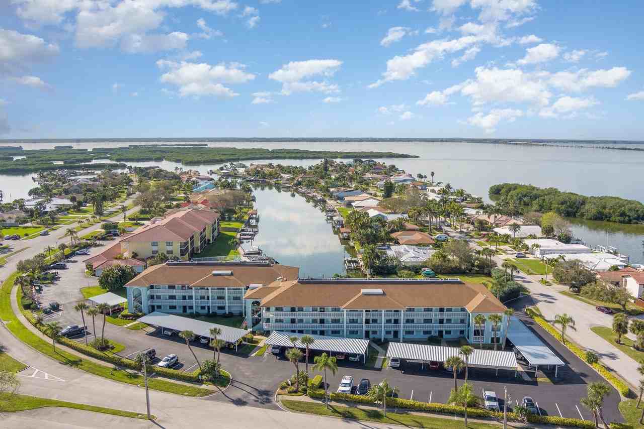 2001 S Banana River Blvd Apt 319 #319