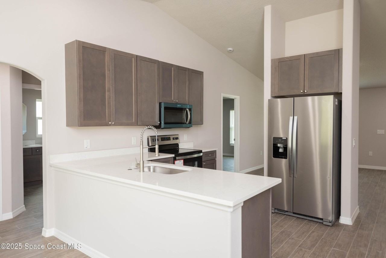 2638 Lakeland Avenue - Photo 4 of 50