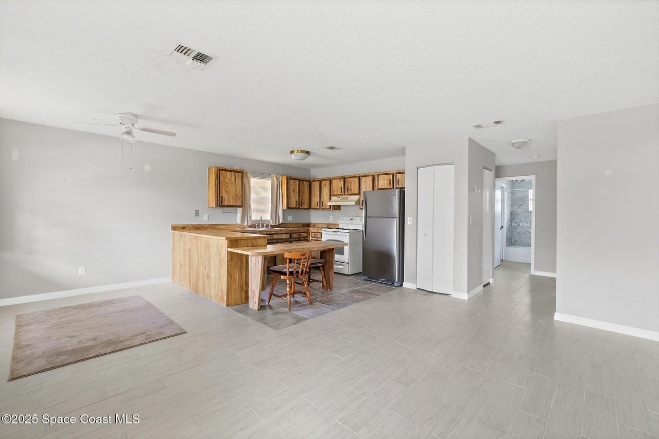 1712 Stewart Place - Photo 4 of 23