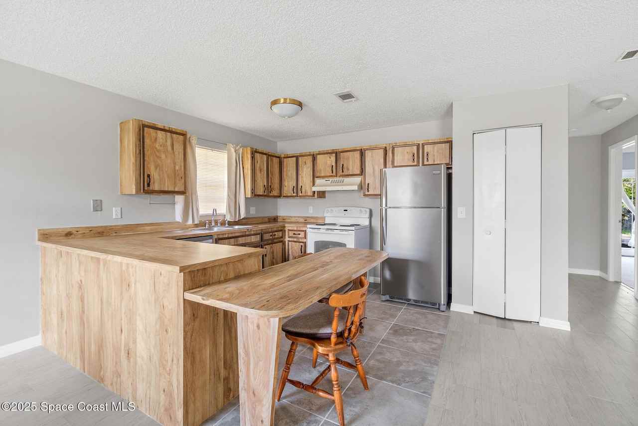 1712 Stewart Place - Photo 5 of 23