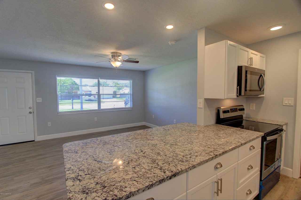 3210 Westwood Drive - Photo 6 of 20