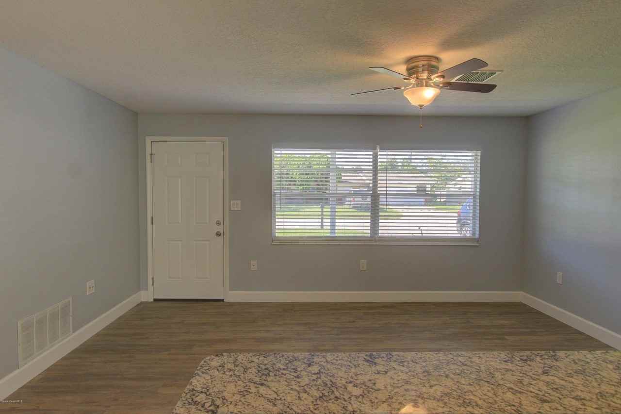 3210 Westwood Drive - Photo 7 of 20