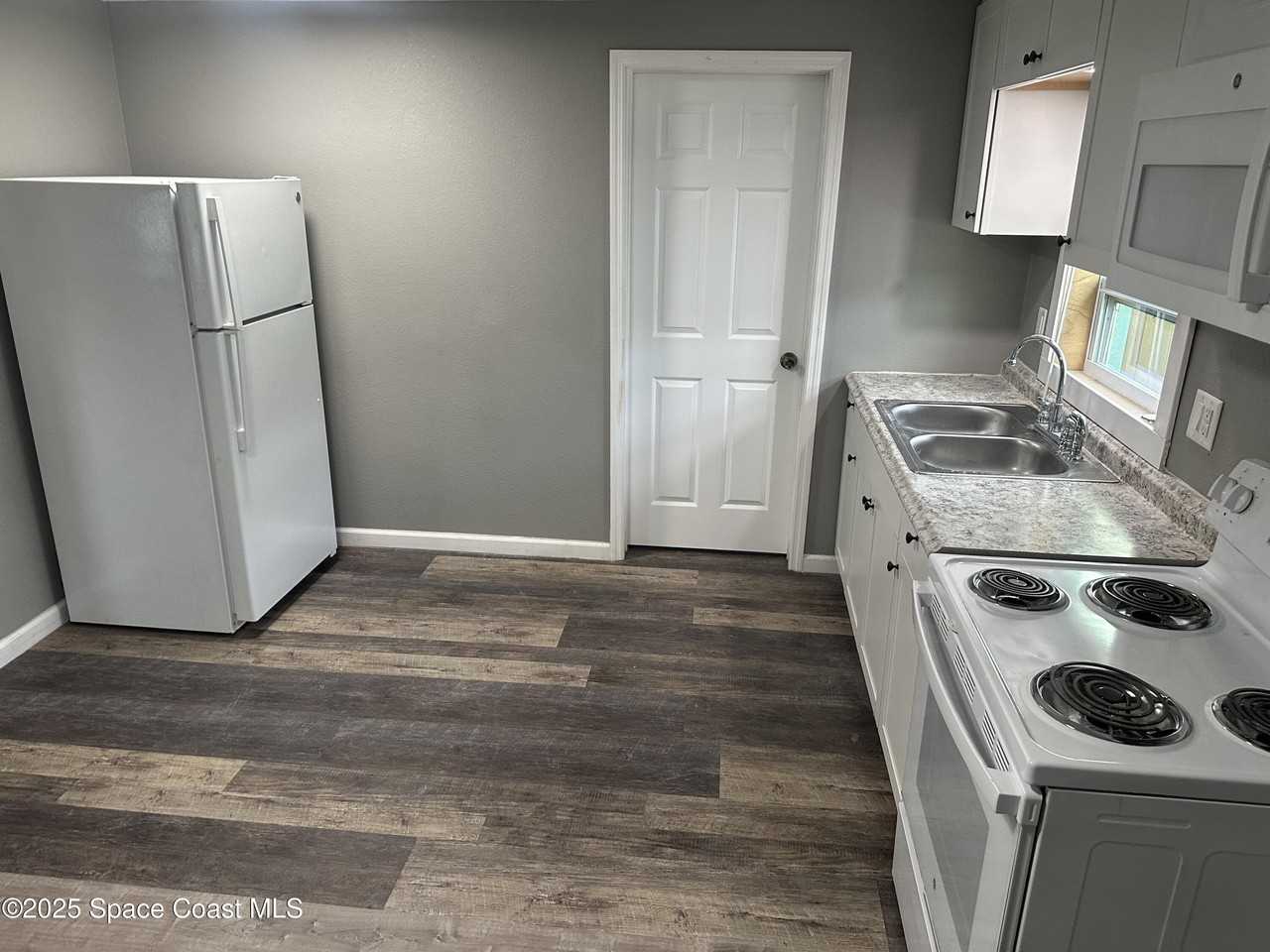 330 Palm Avenue #3 - Photo 2 of 6