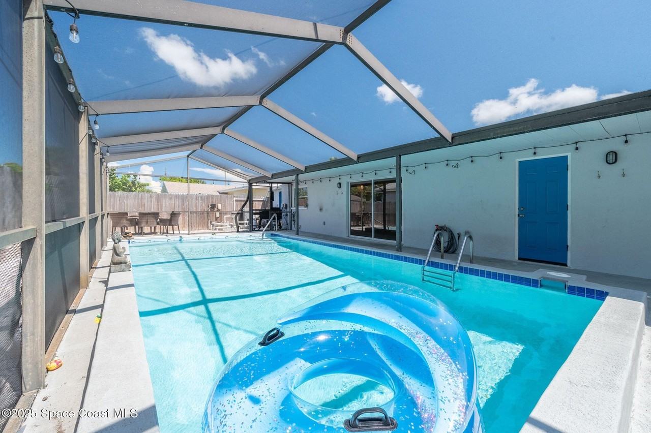 365 Hula Circle - Photo 4 of 31