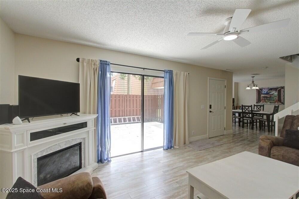 1717 Patty Cir Ne - Photo 5 of 35